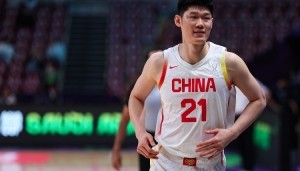 永利网址-杨毅：将来国家队不管有谁 胡金秋的定位都是5号位