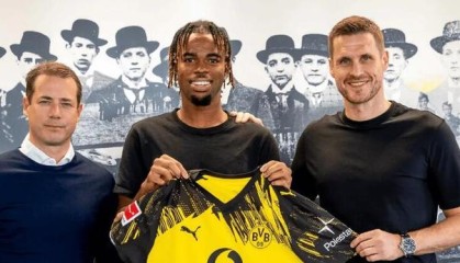 永利网址-多特蒙德官宣签下切尔西中场楚克乌梅卡，转会费2500万欧加二转条款